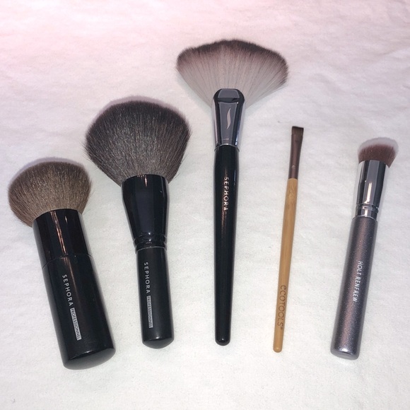 Collection of Brushes - Picture 1 of 4